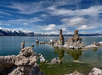 Tufy u Mono Lake. Tufy u Mono Lake.
