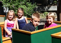 On a train in Vasona. (photo Pája)