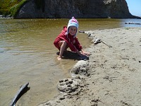 A trip to the beach with granny — Lisa making cakes... A trip to the beach with granny — Lisa making cakes...