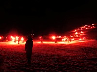 Sjezd s pochodněmi. (foto Rumiko)