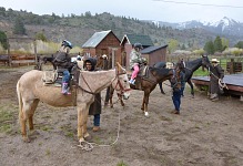 Two Kláras saddle up to ride at Leavitt Meadows.