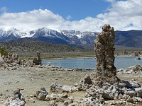 Tufa are sticking out, the lake is drying up, and the mountains are towering.