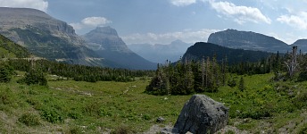 Logan Pass - pohled na východní stranu Glacieru.