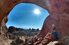 Lisa chtěla navštívit Double Arch. Lisa chtěla navštívit Double Arch.