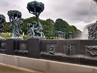 Vigeland Park: statues and reliefs in The Fountain.