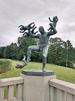 Frogner Park: Parenthood Struggle.