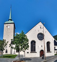 Bergen: historický kostel Korskirken. Bergen: historický kostel Korskirken.