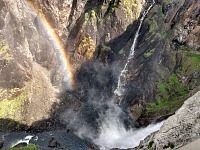 Vøringsfossen dělá z Tysvikjofossen duhu