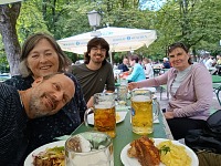 Biergarten: Vicky + Holger + Oliver + Carol