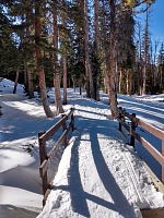 Ve třech kilometrech nad mořem, na Libby Creek, sníh mají. Ve třech kilometrech nad mořem, na Libby Creek, sníh mají.