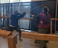 Podařilo se mi ukecat kolegu leváka. Podařilo se mi ukecat kolegu leváka.