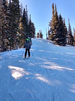 Na sjezdovkách zasněžují a docela se to dá. Na sjezdovkách zasněžují a docela se to dá.