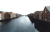 Trondheim - kanál a sýpky Trondheim - kanál a sýpky